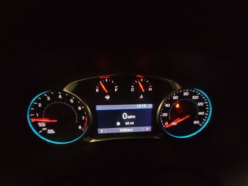 Used 2023 Chevrolet Traverse LT image 23