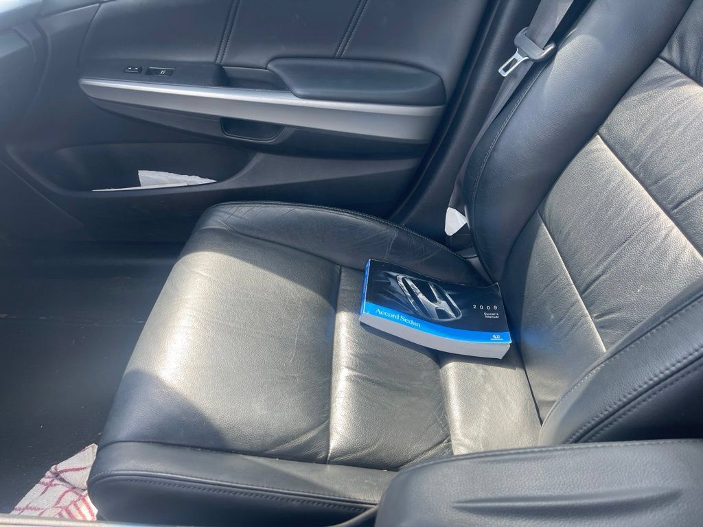 Used 2009 Honda Accord EX-L image 8