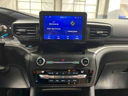 Used 2020 Ford Explorer XLT w/ Comfort Package AWD/4WD image 23