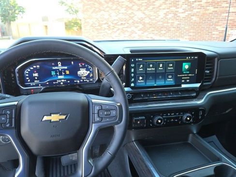 Certified 2025 Chevrolet Silverado 2500 LTZ w/ LTZ Convenience Package image 15
