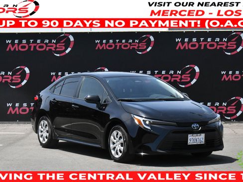 Used 2025 Toyota Corolla LE w/ Convenience Package FWD image 1