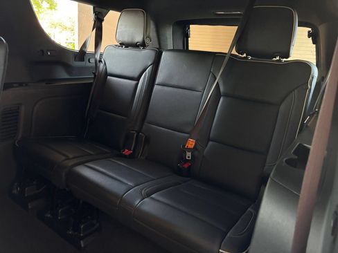 Used 2023 Chevrolet Suburban Premier RWD image 32