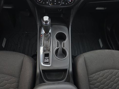 Used 2020 Chevrolet Equinox LT w/ Driver Convenience Package image 18