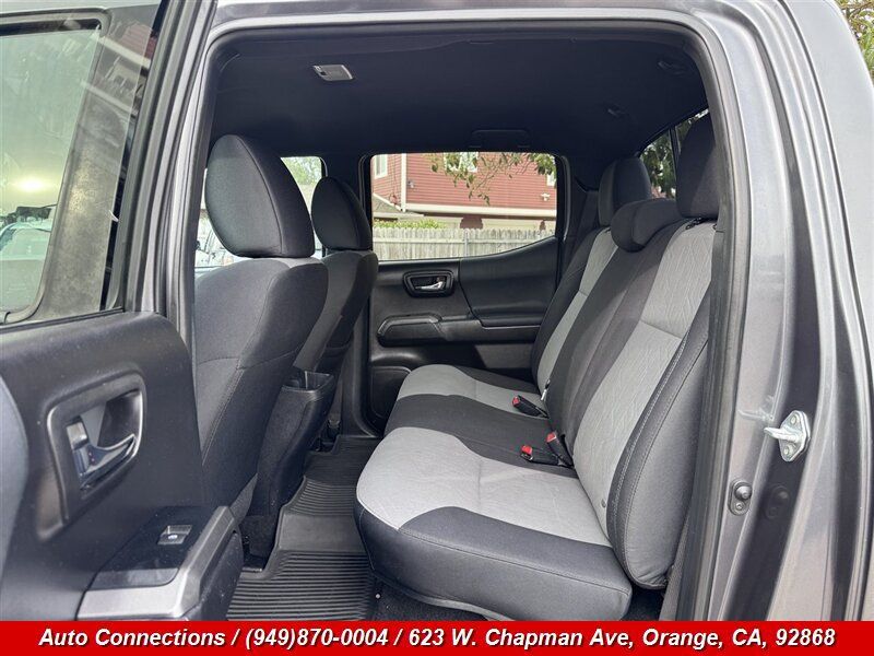 Used 2021 Toyota Tacoma TRD Off-Road w/ Technology Package AWD/4WD image 9