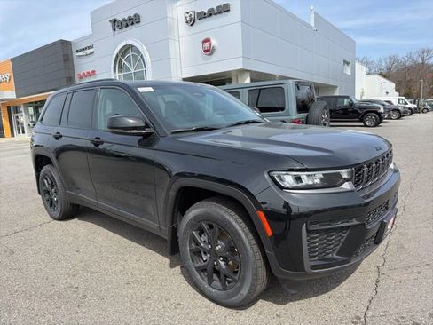 New 2026 Jeep Grand Cherokee 4WD image 1