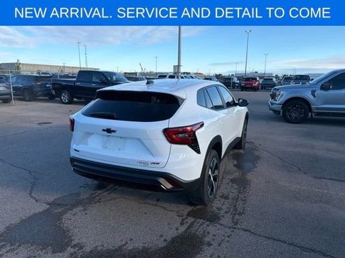Certified 2024 Chevrolet Trax RS w/ Driver Confidence Package FWD image 10