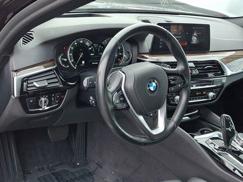 Used 2018 BMW 530i xDrive AWD/4WD image 25