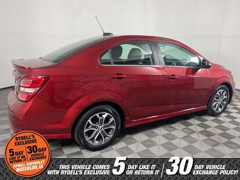 Used 2017 Chevrolet Sonic LT w/ Convenience Package FWD image 5