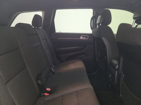 Used 2018 Jeep Grand Cherokee Laredo image 19