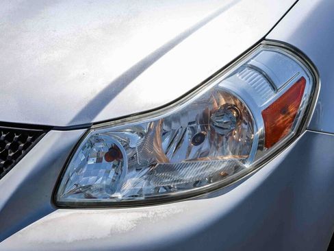 Used 2010 Suzuki SX4 LE FWD image 19