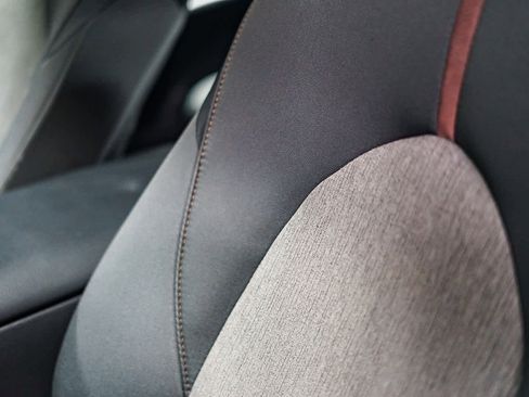 Used 2019 Toyota Camry LE image 28