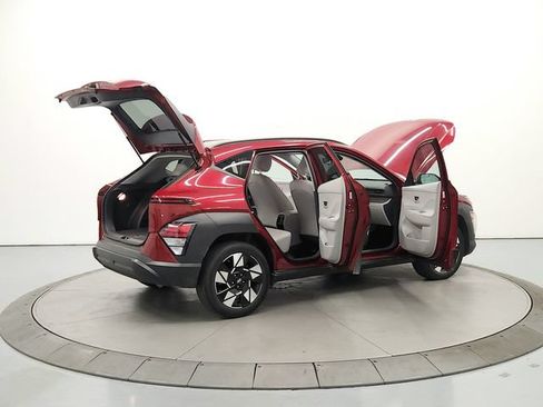 Used 2025 Hyundai Kona SEL FWD image 16