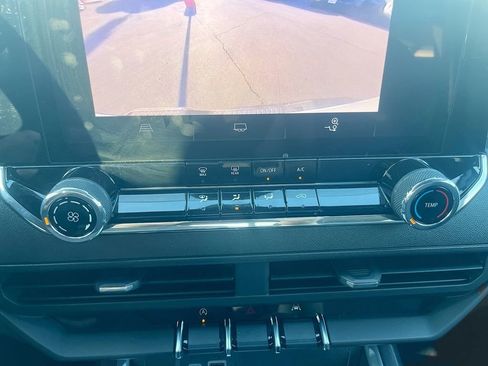 Used 2025 Chevrolet Colorado W/T RWD image 15