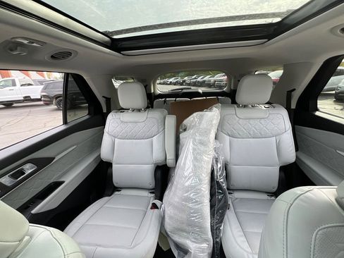 New 2026 Ford Explorer Platinum w/ LUX Leather Package AWD/4WD image 33