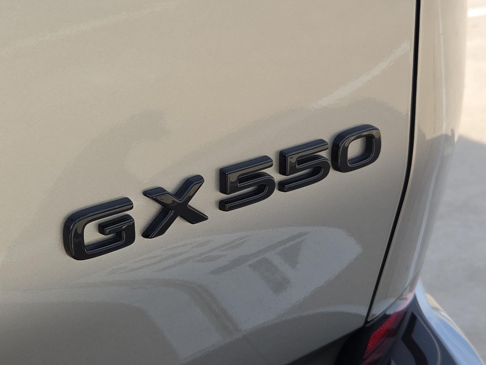 Used 2025 Lexus GX 550 w/ Accessory Package (32) AWD/4WD image 24