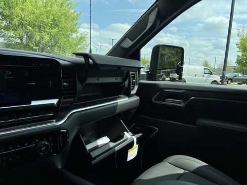New 2026 Chevrolet Silverado 3500 LTZ w/ LTZ Convenience Package AWD/4WD image 63