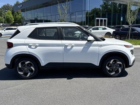 New 2026 Hyundai Venue SEL FWD image 9