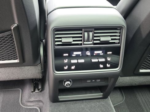 New 2026 Porsche Cayenne GTS AWD/4WD image 15