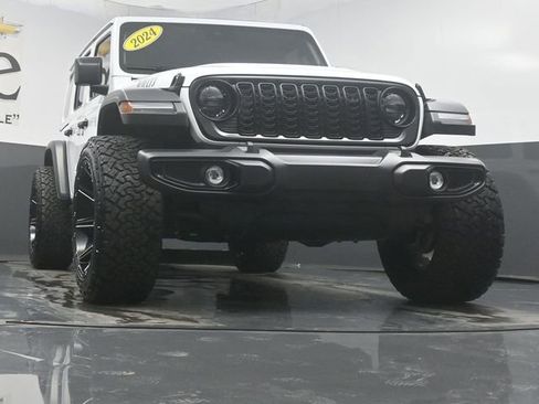 Used 2024 Jeep Wrangler Willys image 3