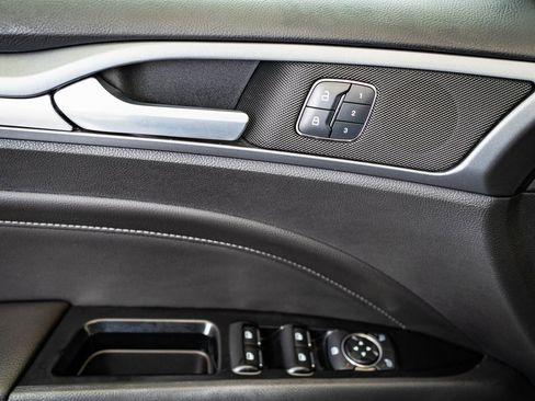 Used 2015 Ford Fusion Titanium image 23