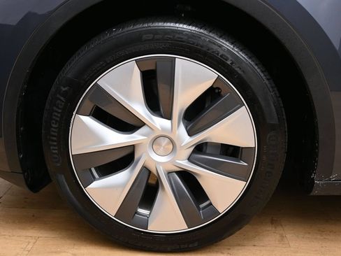 Used 2023 Tesla Model Y Long Range AWD/4WD image 37