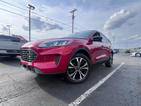 Used 2022 Ford Escape SE w/ SE Sport Appearance Package image 41