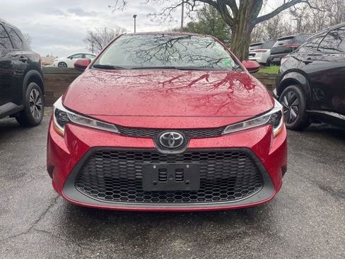 Used 2022 Toyota Corolla LE image 2