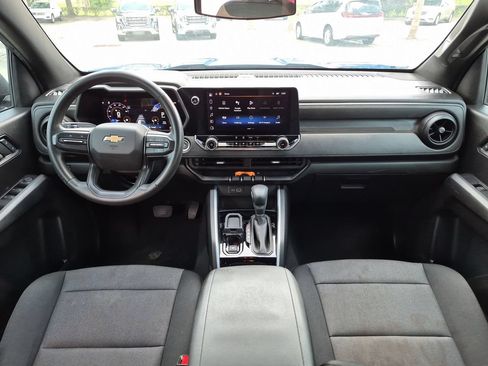 Used 2024 Chevrolet Colorado W/T w/ WT Convenience Package RWD image 19