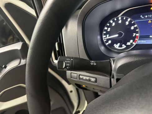 Used 2025 Nissan Frontier SV image 22