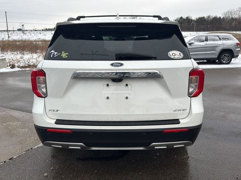 Used 2021 Ford Explorer XLT image 4
