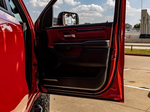 Used 2021 RAM 1500 Rebel AWD/4WD image 34