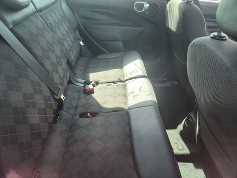 Used 2019 FIAT 500L Pop FWD image 11