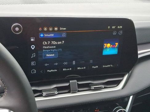 Used 2025 Chevrolet Equinox LT AWD/4WD image 16