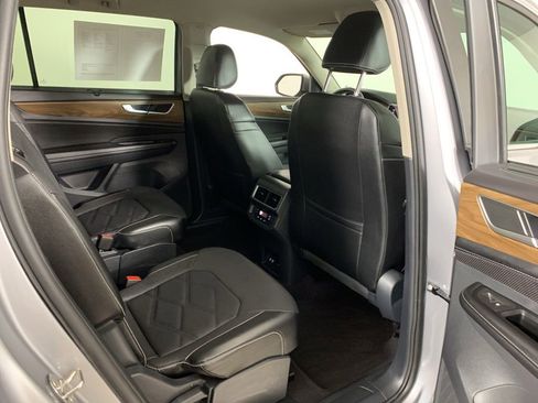 Used 2024 Volkswagen Atlas SE AWD/4WD image 38