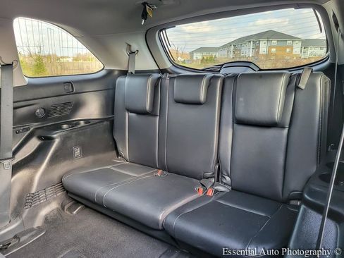 Used 2019 Toyota Highlander XLE AWD/4WD image 12