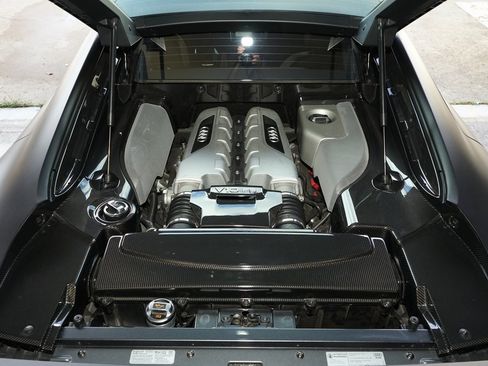 Used 2011 Audi R8 V10 image 27
