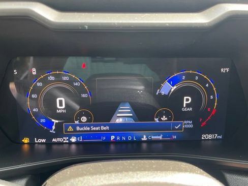 Used 2025 Chevrolet Colorado W/T w/ Advanced Trailering Package AWD/4WD image 8