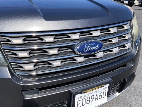 Used 2016 Ford Explorer XLT FWD image 29