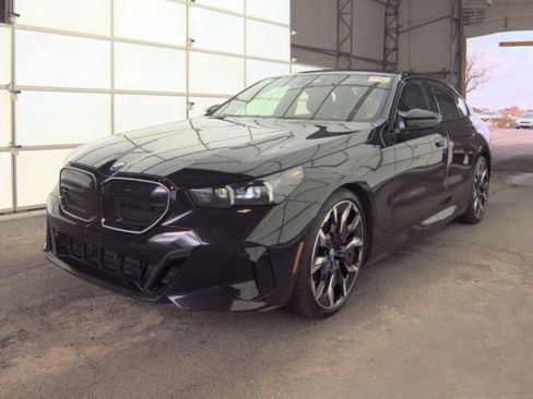 Used 2024 BMW i5 M60 w/ Premium Package image 4
