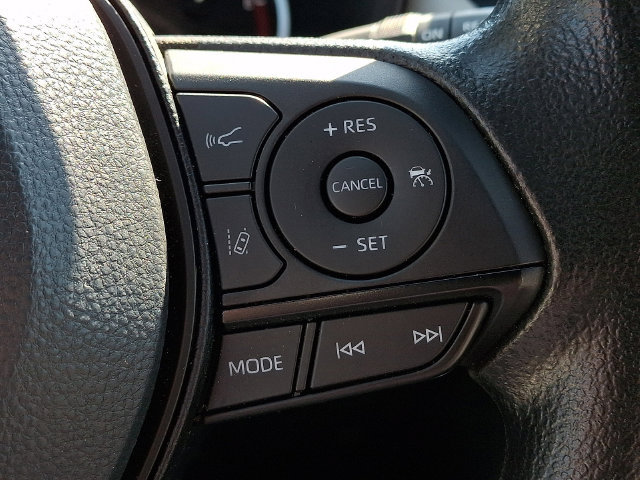 Used 2025 Toyota RAV4 XLE AWD/4WD image 23