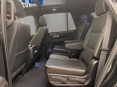 Used 2024 GMC Yukon SLT w/ SLT Luxury Package AWD/4WD image 9