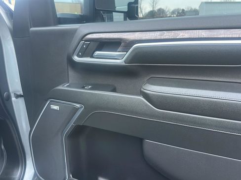 Used 2024 Chevrolet Silverado 3500 LTZ w/ LTZ Plus Package image 9