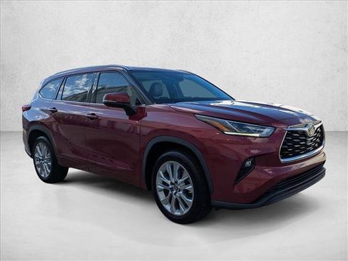 Used 2020 Toyota Highlander Limited image 3