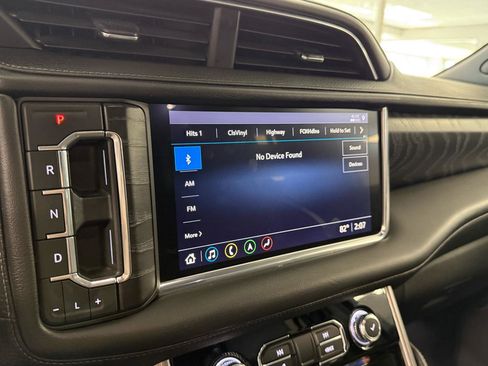 Used 2021 GMC Yukon Denali w/ Denali Premium Package image 19