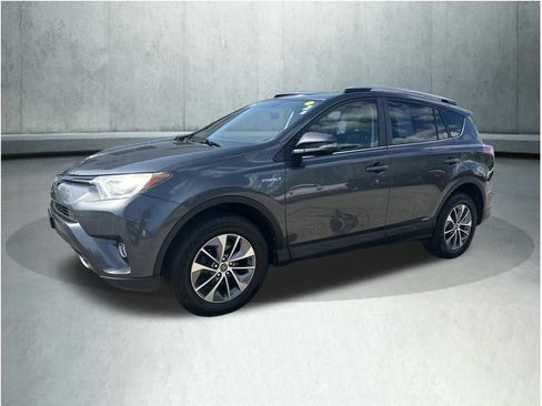 Used 2016 Toyota RAV4 XLE AWD/4WD image 1