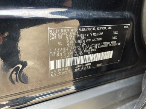 Used 2025 Toyota RAV4 LE AWD/4WD image 32