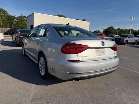 Used 2016 Volkswagen Passat 1.8T SE FWD image 3