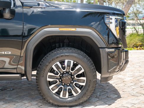 Used 2026 GMC Sierra 2500 Denali Ultimate AWD/4WD image 14