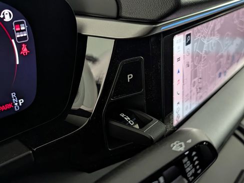 New 2026 Porsche Macan 4 Electric image 35