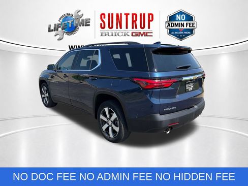 Used 2023 Chevrolet Traverse LT w/ LT Premium Package FWD image 3